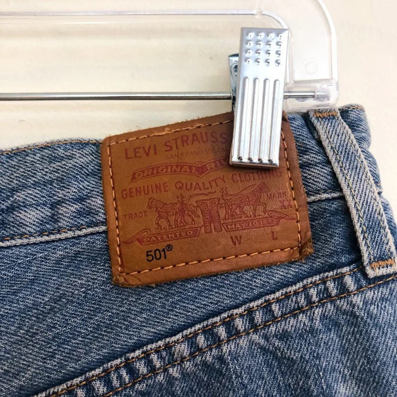 Levi's 501 Light Wash Button Fly Classic High Waist Denim Shorts Women's 29 - Picture 6 of 9
